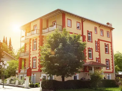 Außenansicht des Hotel Almrausch in Bad Reichenhall