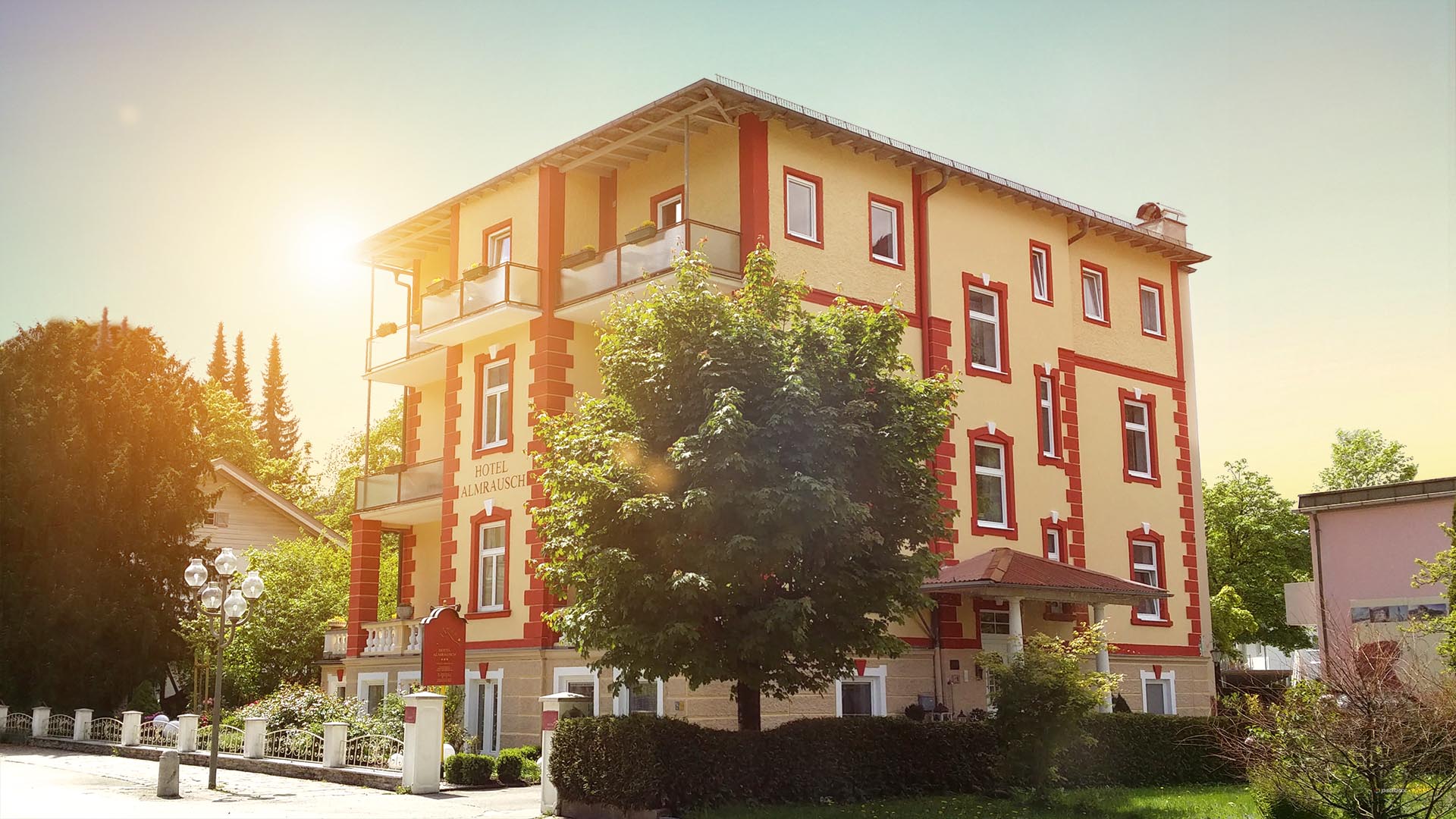 Hotel Almrausch Außenansicht – Jugendstilhaus in Bad Reichenhall